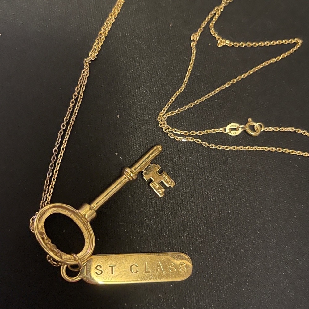 QVC Titanic 1st Class Necklace Pendant Sold Out - Picture 6 of 7
